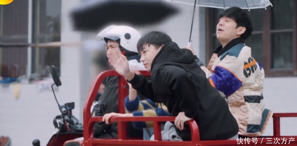 灯泡 向往5变红娘节目?张艺兴杨紫甜蜜互动,何炅带头回家不当电灯泡