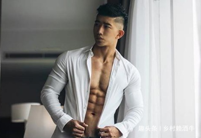 增肌|24岁帅气小伙，“奶油脸”硬汉身，吸引无数女粉疯狂舔屏