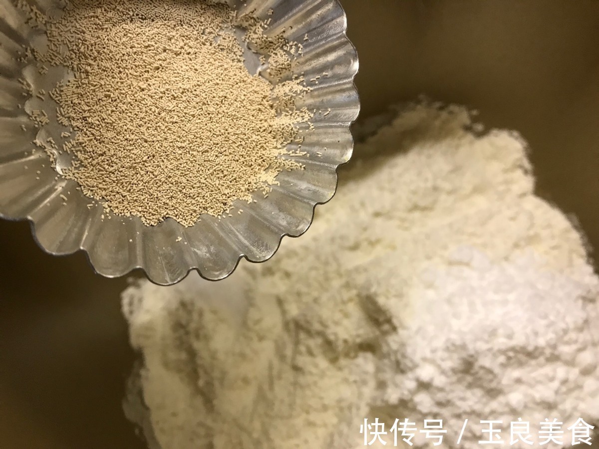 搭配|自制华夫饼，搭配肉松，好吃还解馋