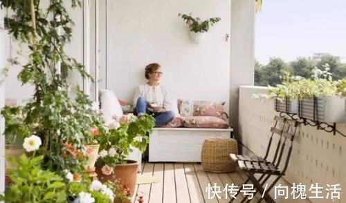 晾衣杆|阳台别再装晾衣杆!聪明人“这样”装修,内行人都夸赞,实用美观