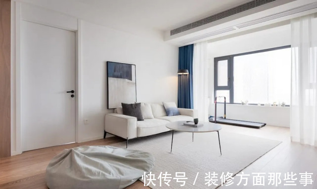 蓝白色|?129平简约风石材与木材的结合，减少空间的单一和压迫感