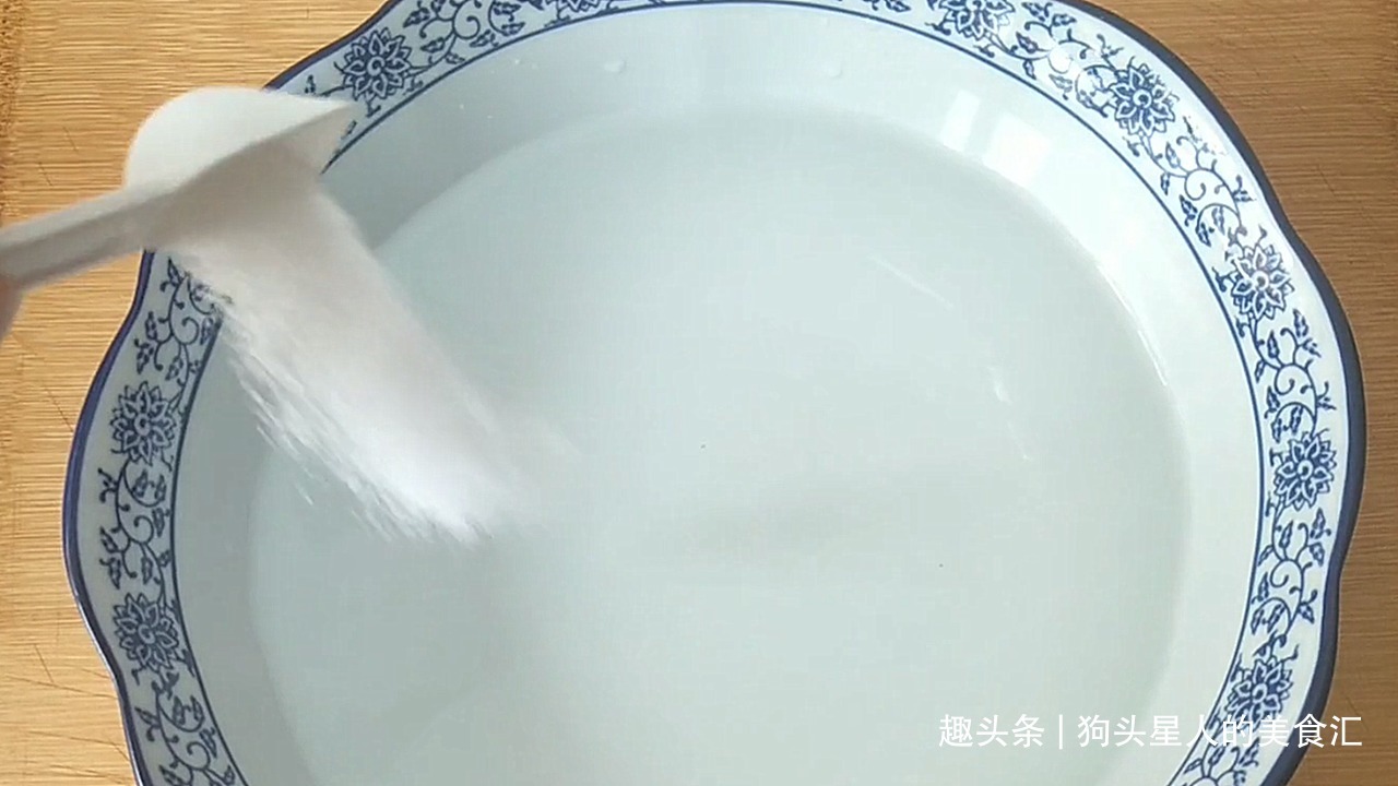 鸡蛋葱花饼，全程手不沾面，记住这三点，柔软筋道，做法特别简单