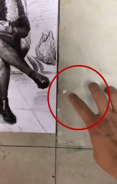 检查!为躲避老师检查卫生,美术生真的是丧心病狂,连地板都是画出来的