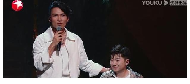 吴镇宇什么都不用做 吃了两碗面就组队成功 大佬组队靠气场