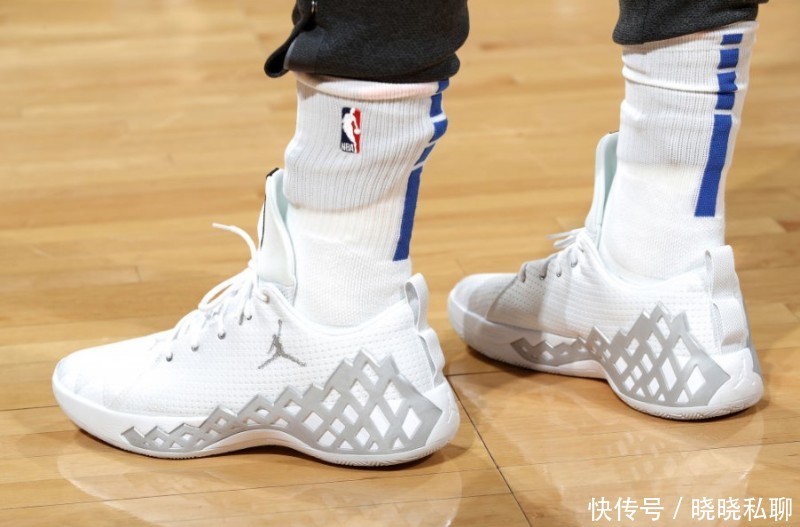 球鞋上脚回顾!东契奇上脚Jumpman Diamond,库里上脚库里6