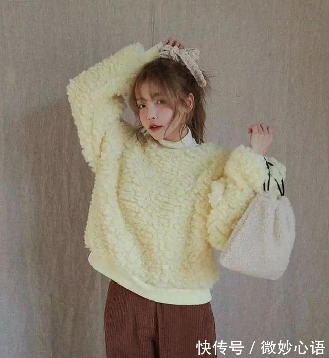 外套 羽绒服穿腻了羊羔毛才是秋冬最洋气的外套，保暖又时髦！