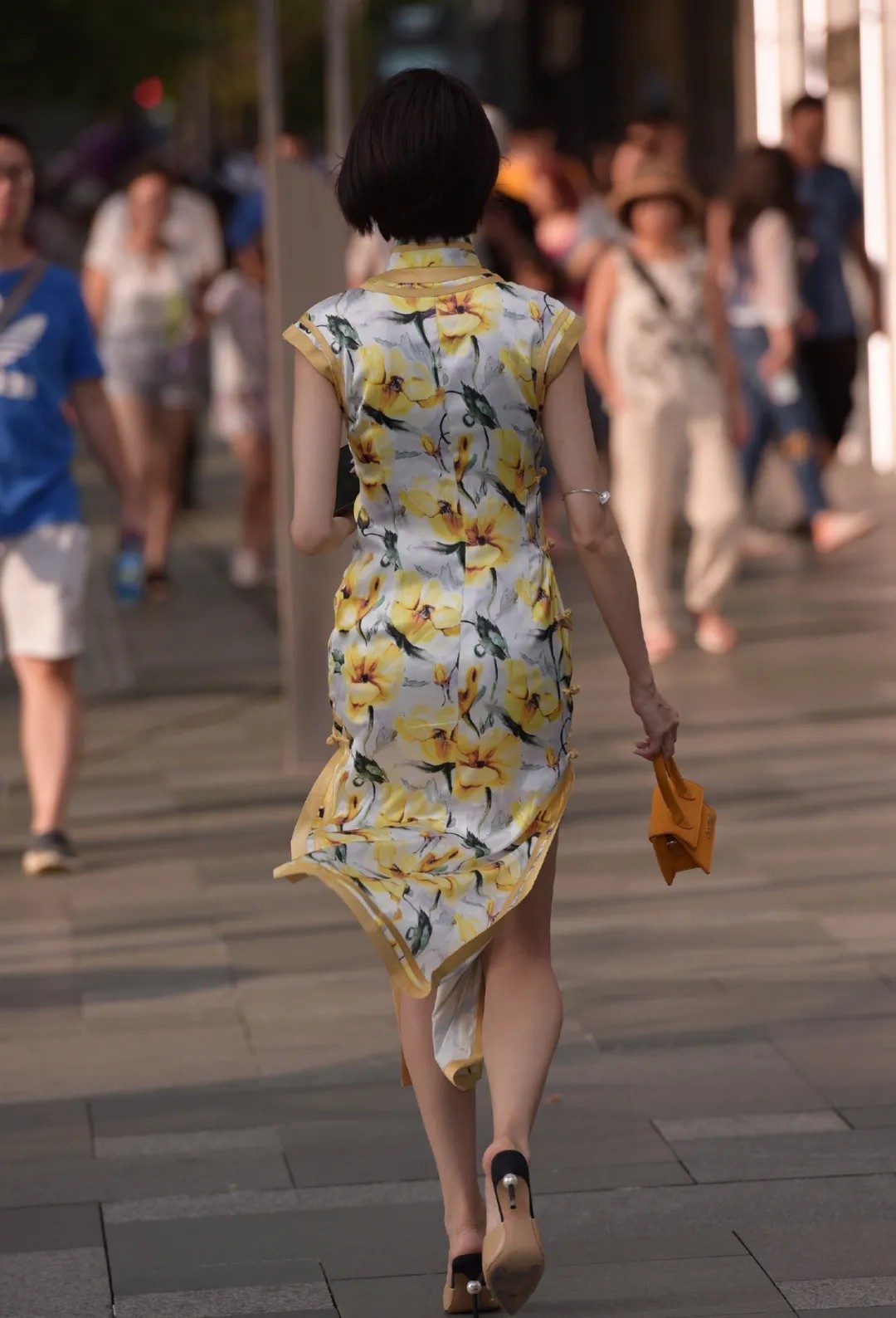 包包 妩媚优雅又复古的服饰搭配,气质迷人形象满分,打造高级时尚感