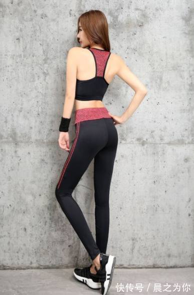 身材 英姿飒爽的打底裤美女，充满优美曲线，彰显女性好身姿！