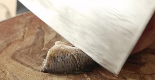 干炸|想吃“干炸小白条”别出去买了,大厨教你在家做,焦香酥脆吃过瘾