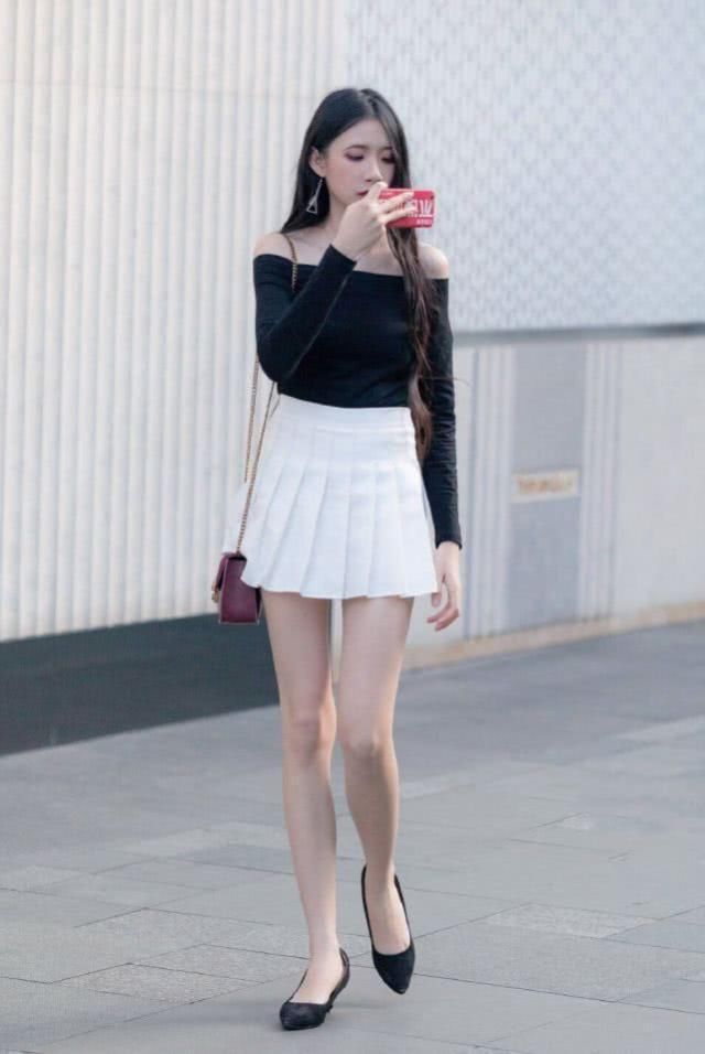 清新减龄的裙子搭配，简约而不失唯美，让你轻松穿出潮女范