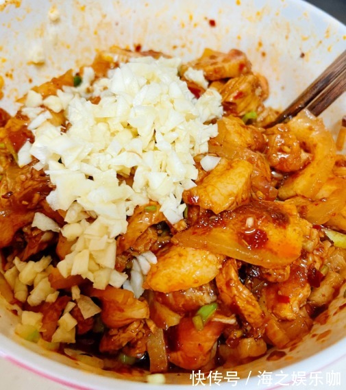 酱汁|粉蒸肉想要好吃，秘诀是“2个字”，软嫩鲜香不油腻，不比饭店差