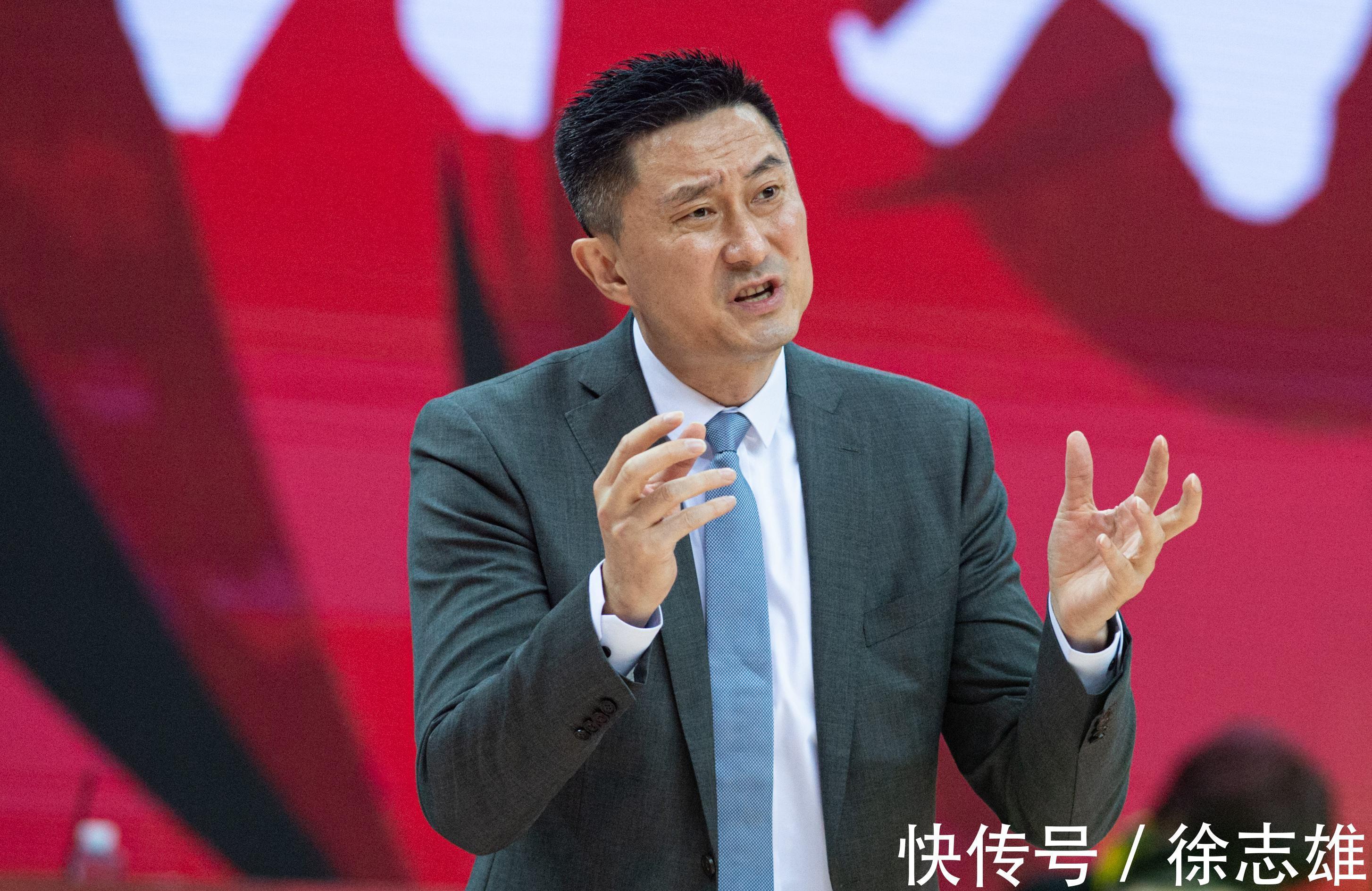 cb周鹏跨年夜发文表决心,宏远老将内疚亏欠家庭,杜锋没看错人