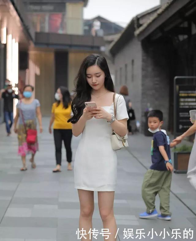 外套|连衣裙用心穿搭,青春风采尽情绽放,魅力绽放的简单技巧