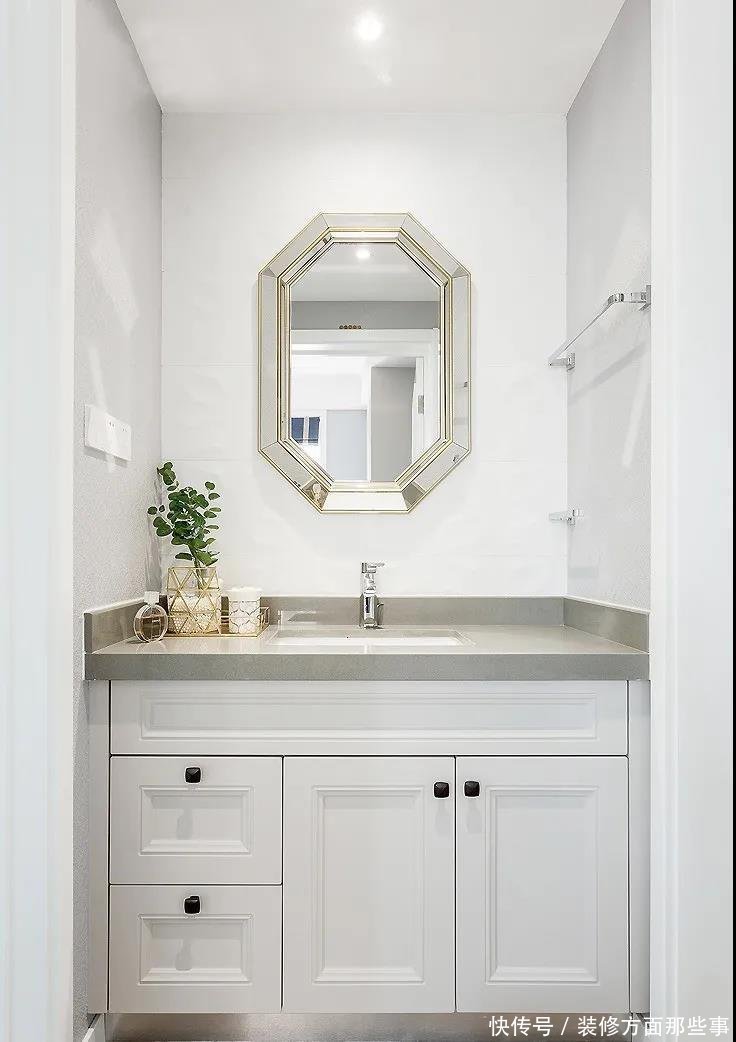 碧桂园|111平美式三居室,采用墨绿色点缀整个空间雅奢氛围蔓延开来