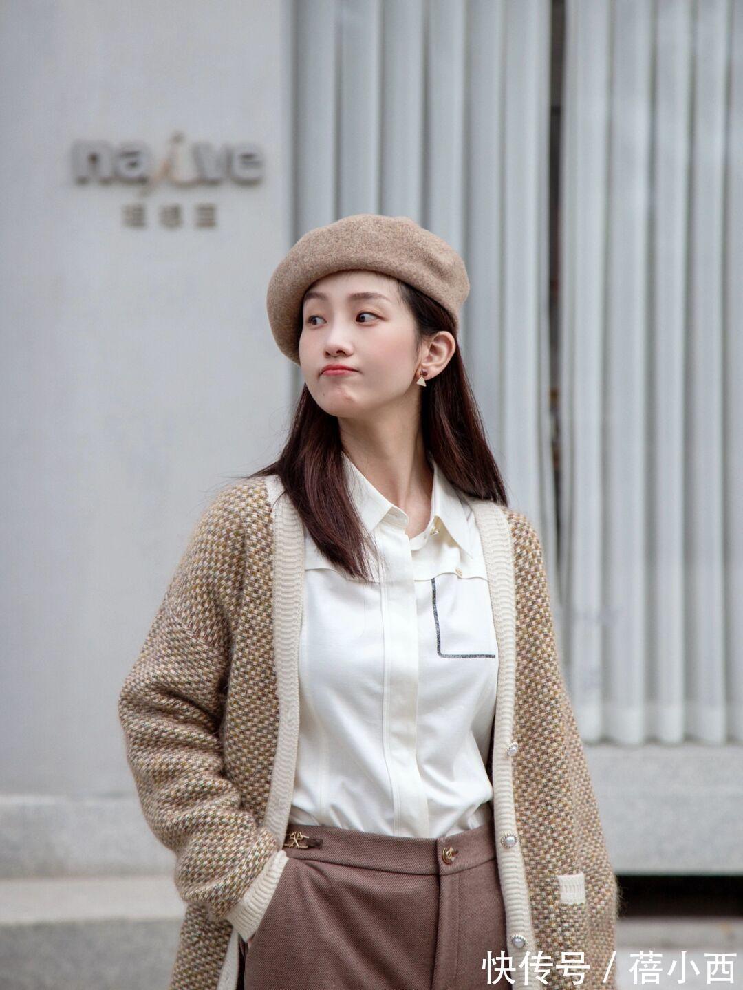 紫色 “针织开衫”才是永不过时的春季单品,时髦又高级,谁穿谁优雅