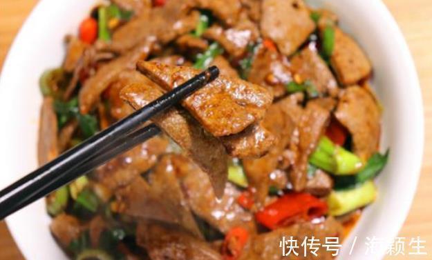 清洗猪肝，不要只用水洗，牢记正确步骤，洗得干净，没毒素没异味