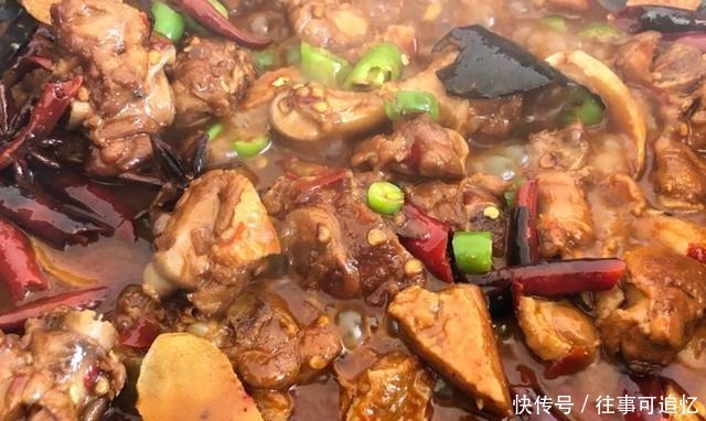 用啤酒炖鸭肉,鸭肉软嫩鲜香,不柴也不腥,下酒又下饭,全家都爱