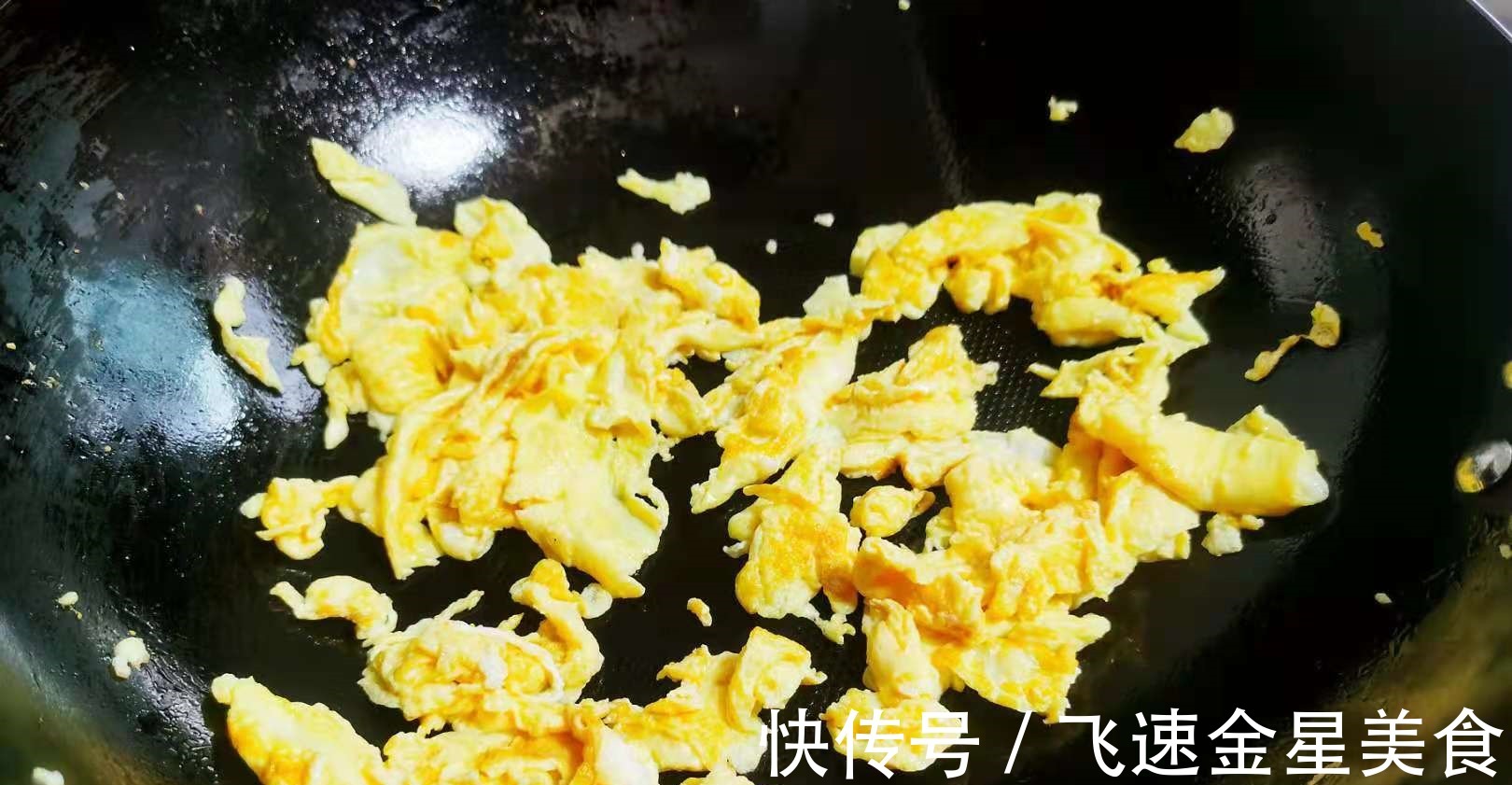 老少皆宜|立秋后,小米别做粥了,简单一炒,营养价值极高,健脾养胃又除热!