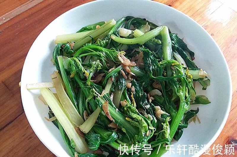 入冬吃大白菜包菜,不如多吃花菜,利肠道,炒着吃鲜香肥嫩,下饭