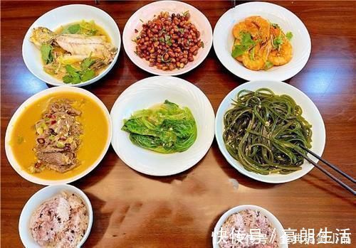 红烧黄花鱼|周末陪孩子回家，老妈下厨招待，发到朋友圈，闺蜜简单的幸福