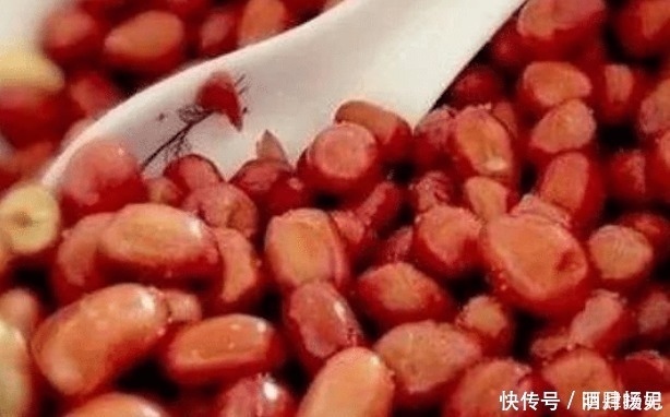 花生“碰上”它,強過鹿茸,男人堅持常吃,或能讓腎臟恢復正常