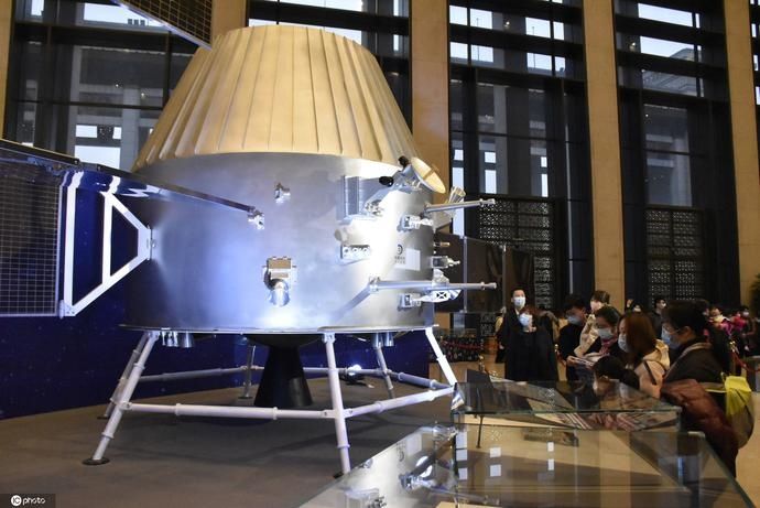 “月球样品001号·见证中华飞天梦”展现身北京国家博物馆