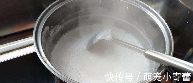 豆腐脑自制方法:不用石膏,口感嫩滑雪白漂亮,1斤黄豆全家管够