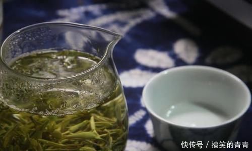 应该喝绿茶还是红茶哪种茶对血管最好营养师告诉你背后原因