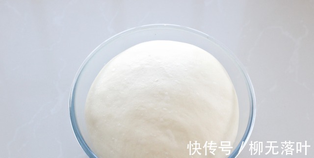 最近这吐司火了，隔天做一个，松软又拉丝，加点料早餐不重样！