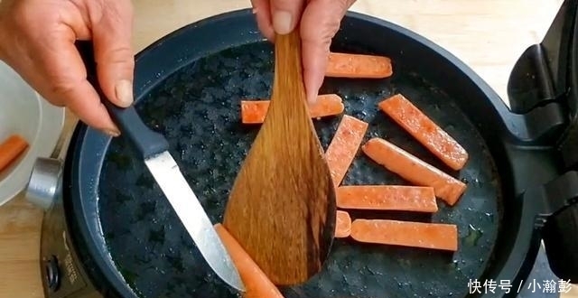 十分钟快手做煎饼果子,外韧内酥,卫生划算,不输小吃摊