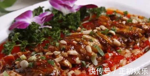 美食|美食推荐：培根炒秋葵，包菜粉丝炒鸡蛋，五香排骨，香辣煎鳕鱼