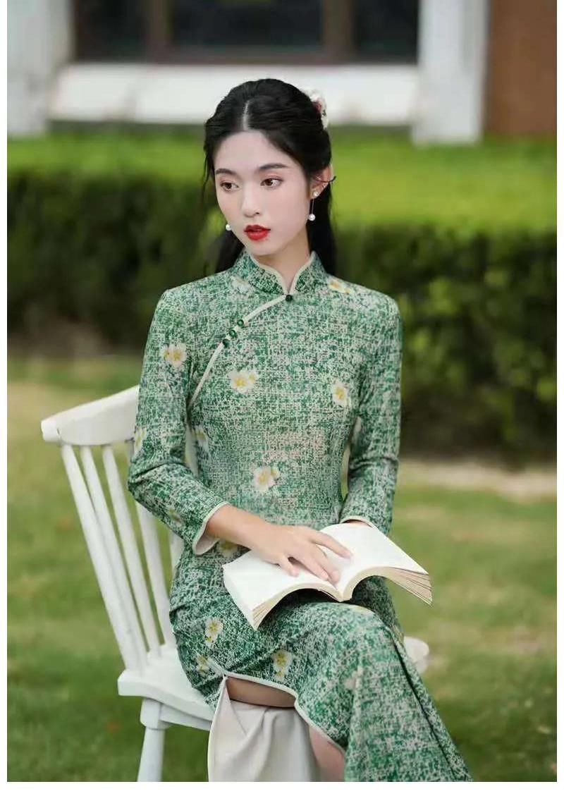 写真 中国女性为什么都喜欢穿旗袍,除了展现女性的优雅和气质外,而是情怀