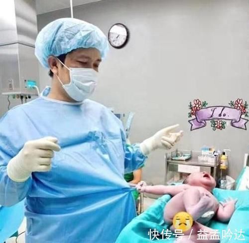 剪指甲|“暴躁新生儿”火了,抓着医生不松手,你给我剪的脐带吗?