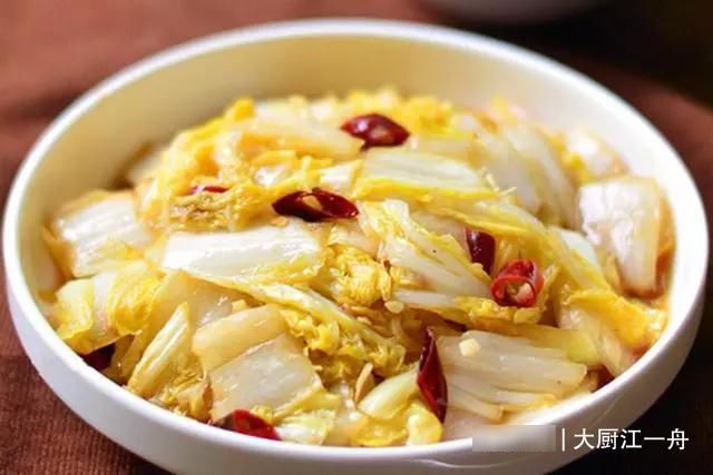 炒醋溜白菜,白菜最忌直接下锅,教你正确做法,脆嫩入味不出水