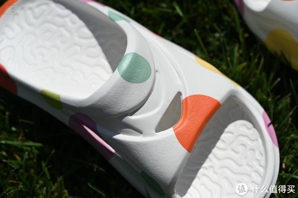 家居|生活家居 篇二十一：更具弹性的夏日拖鞋，更快恢复脚部活力，咕咚运动拖鞋体验