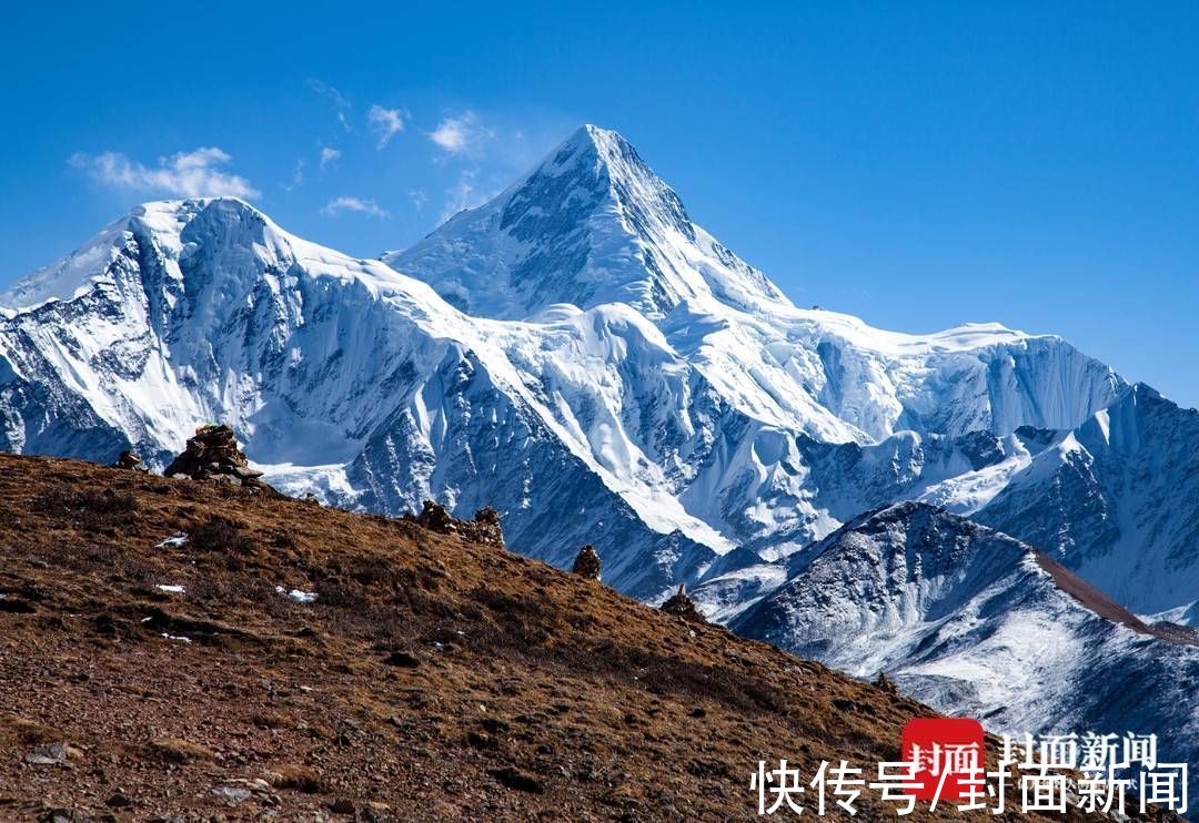 杨涛|十二年追峰路：他为山峰拍“证件照”贡嘎山高度做网名｜图集