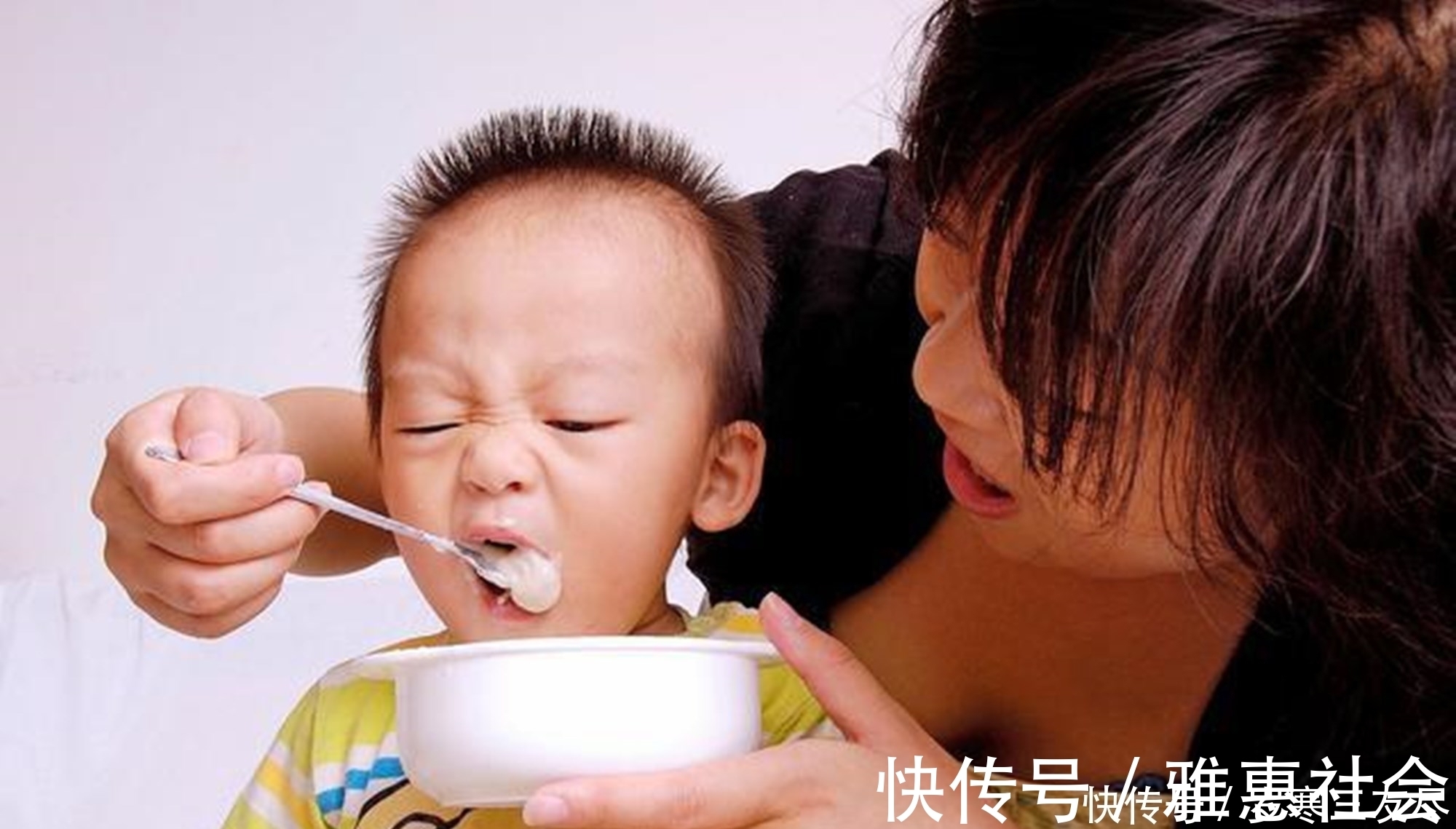 辅食|儿科医生：这种常见辅食正在剥夺孩子的成长机会，易吃出营养不良