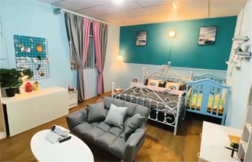 厂房|成都老公为妻女改造废弃厂房宿舍，15㎡空间，千元改造成温馨的家