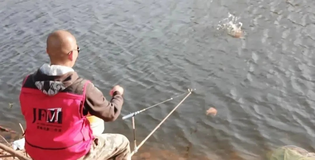 秋季钓鱼如何打一个“够劲”的窝?其实很简单,但很多钓手不去做