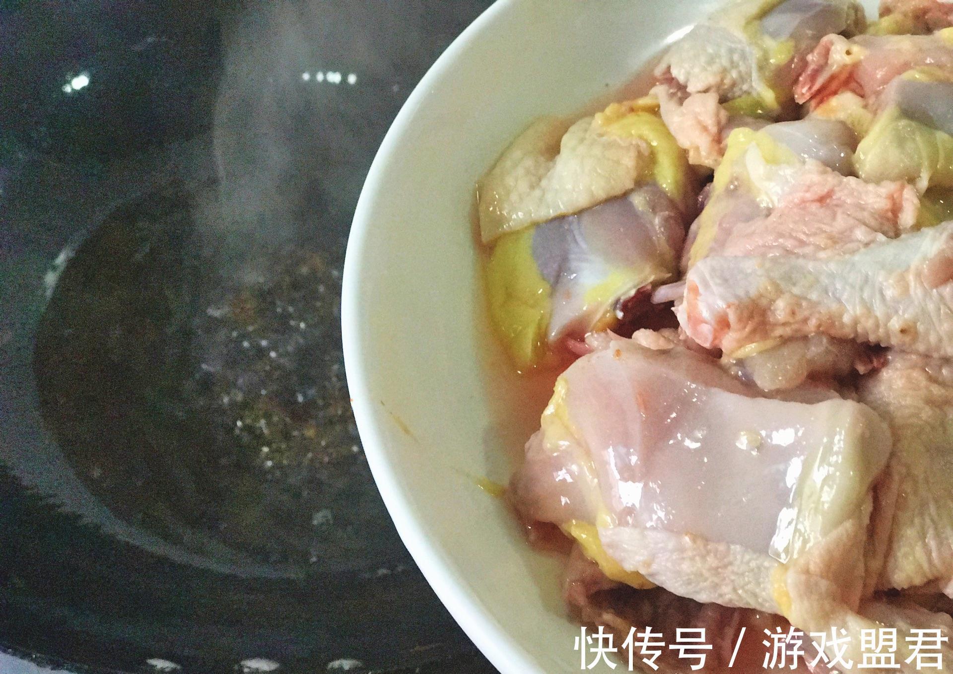 适合天冷吃的一道家常菜,配料方法简单,开锅浓香四溢