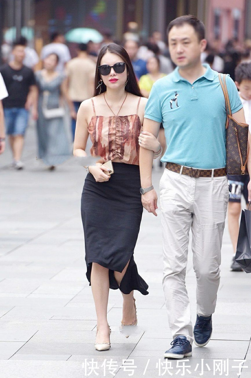 心房|90后的辣妈实在太美,一个回头杀直抵心房深处!