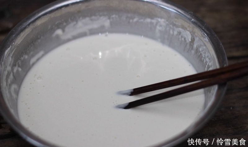  凉皮简单版，不揉面不洗面，又快又好吃，还劲道不易破！