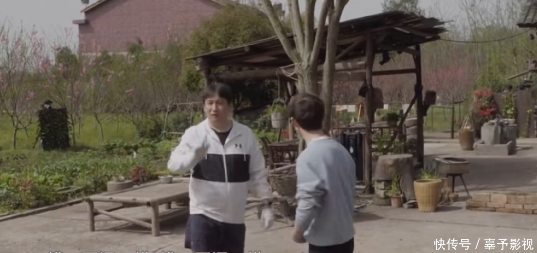 刘晓邑|《向往5》张艺兴摸鸭已成定局?何炅黄磊联手挖坑,导演组都慌了