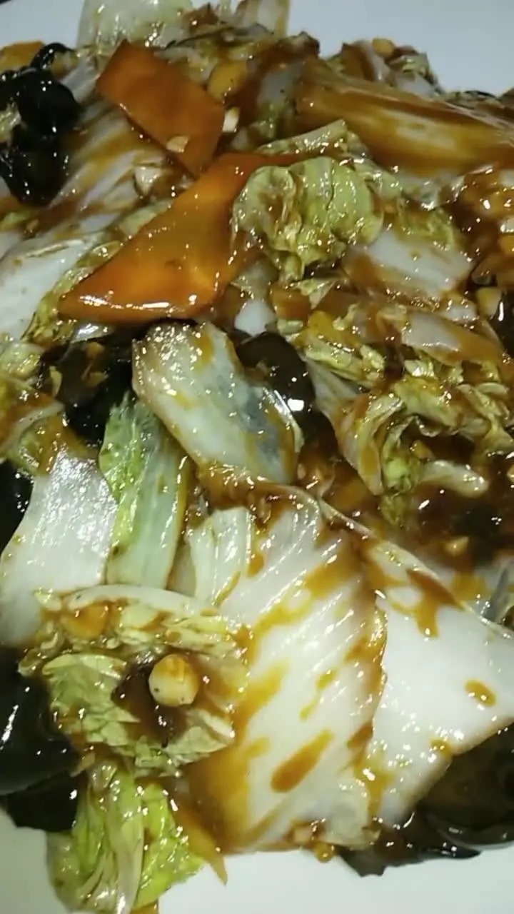 香醋溜白菜+木耳,用腌酸菜剩下的白菜帮,一个小技巧白菜不出水