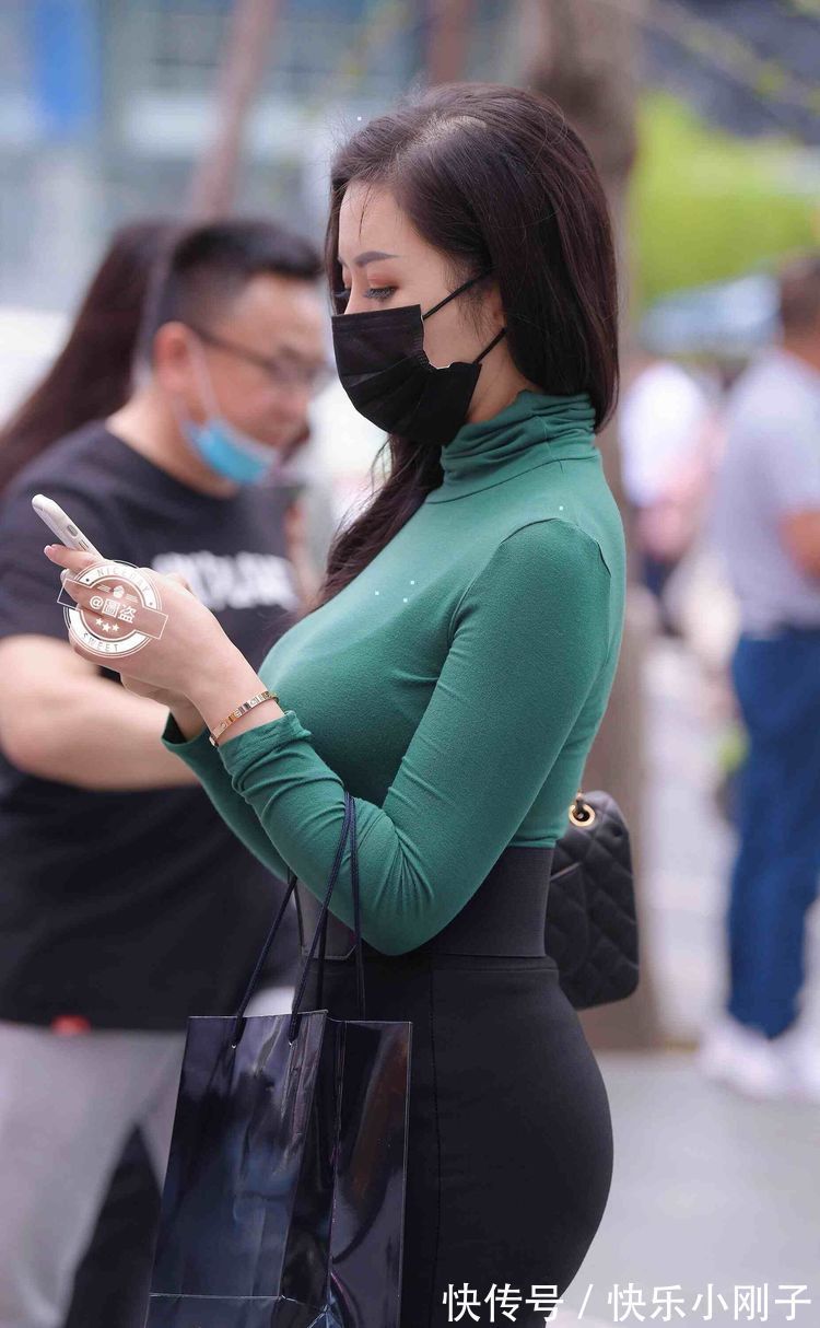 连衣裙","m":"e9b0abf4ed89b5116873424af5264a9d7bc65f72","nlabel":"stat_367298847:zm.news.so.com:5b+r5LmQ5bCP6b6Z5YS/,pageType_zmt,glevel_3","ntag":"tfashion;sfashion_时尚;kfashion_1:连衣裙;kfashion_1:裙子;call_P:全类:衬衫