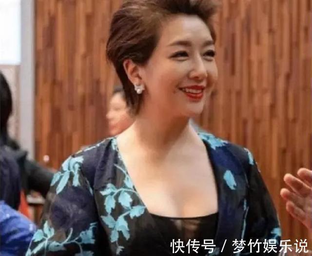 新生儿|“最嫩外婆”走红,产房外第1次抱外孙,路人:才生完就溜达了?