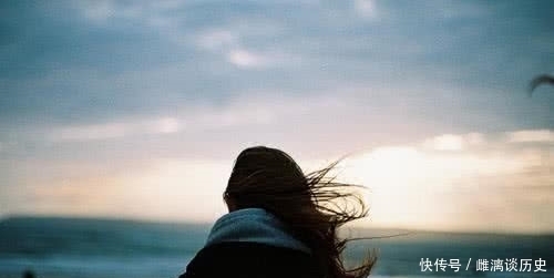 深交|爷爷告诫我:酒桌上有这两个动作的人,一般“城府很深”,别深交