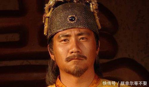 闯进|此人骑马闯进皇宫，群臣建议将他处死，朱元璋却说朕不怪他！