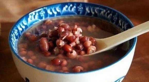 肥胖|湿气重人易肥胖,常吃5种天然食物,排出多年湿毒,体重偷偷下降