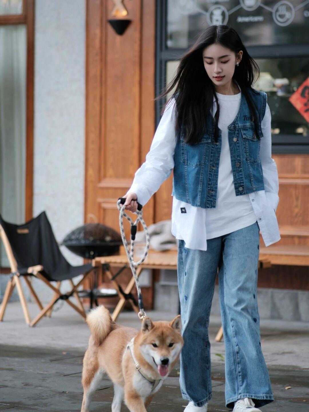 单品 早春校园穿搭别错过这四类,休闲、精致全都有,轻松拥有好人缘